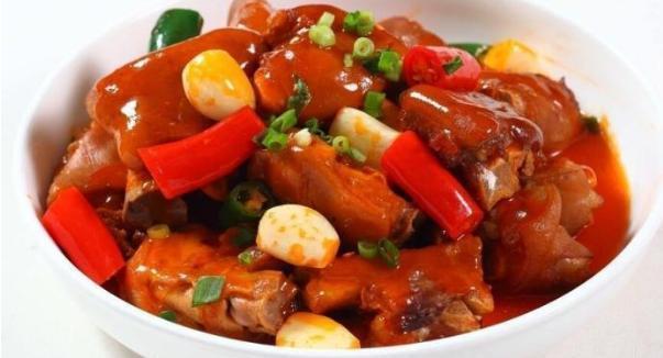 精选美食:肉丁焖南瓜,红焖猪蹄,番茄沙司煎大虾,蜜汁排骨