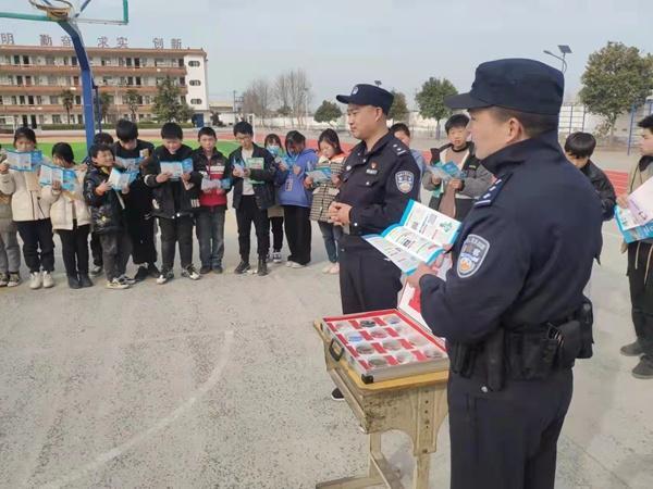涡阳县石弓派出所禁毒知识进校园