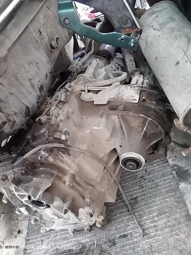求个v73自动波箱连接分动箱的中段外壳