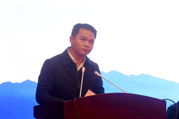 樟树市人民政府副市长卢小勇致辞