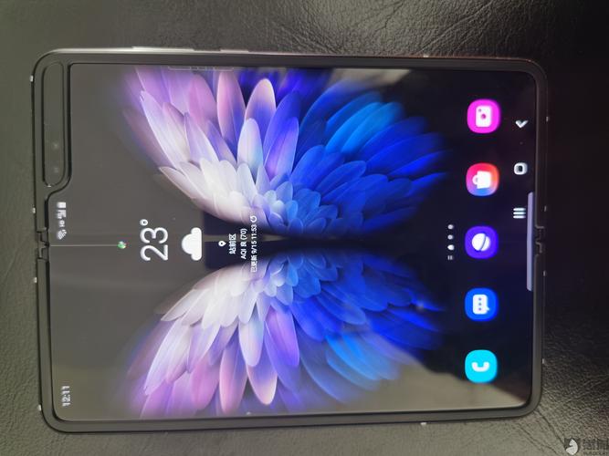 三星w2020屏幕亮点,亮线