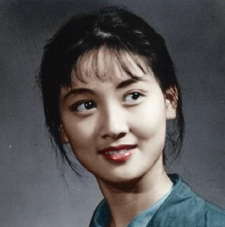 演员李建群曾是第一古典美人,和她同岁的几位女星也是