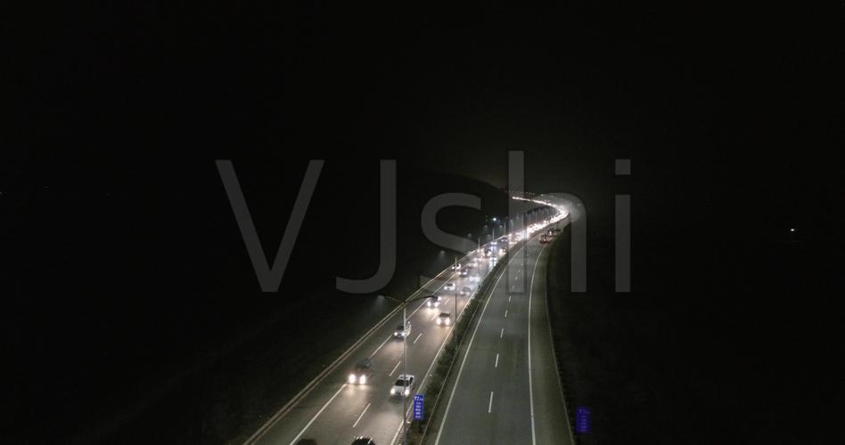 高速公路夜景车流航拍环绕