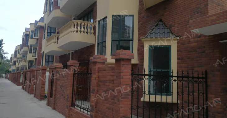 梨园别墅 4房2厅2卫 330平 19800元/月