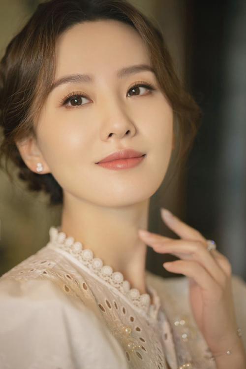刘诗诗宫廷风复古写真#刘诗诗真的好适合复古风格呀,这组照片氛围感