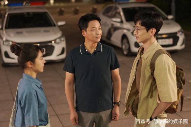 除了刘奕君之外,近几年凭借某些爆款剧走红的"大叔"不在少数,而他们的