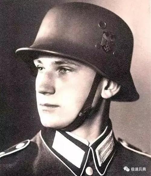 提起二战德国你最先想到啥除了军服还有m35钢盔德军盔徽一览