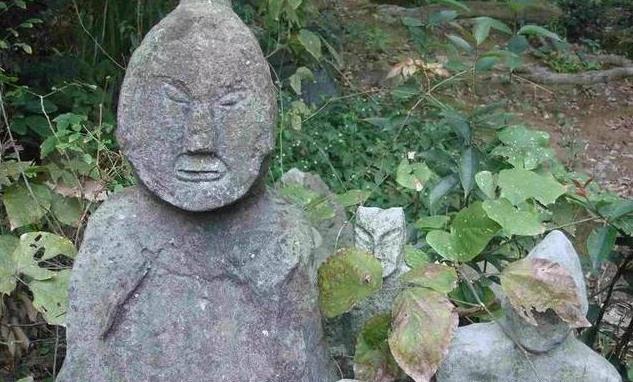 湖南山村惊现诡异石像,"阴兵过界"竟真实存在?揭开鬼崽岭谜团