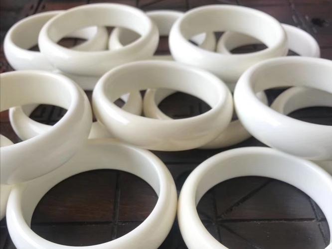 从"象牙玉"中看近年蓬勃兴起的地方玉种