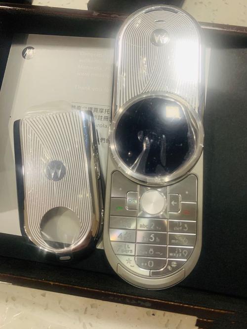 全新摩托罗拉r1现身:十年前卖1万,如今还值9999