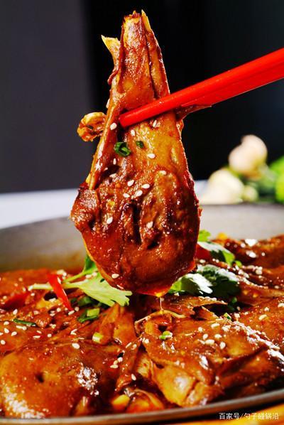 干锅鸭头,香辣美味