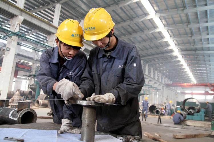 中圣集团机电0912徐鑫,机电0911丁宝林,铆工