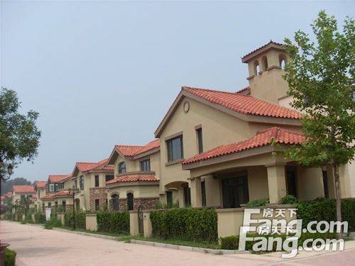 长新花园别墅 大双拼 纯毛坯边户 可塑空间很大 满五年 随时看房