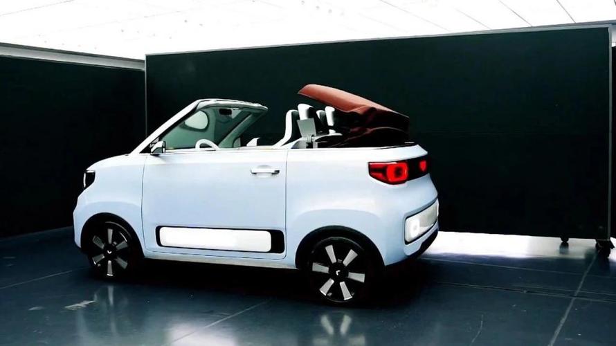 五菱又一神车问世,将是最便宜的电动敞篷车!