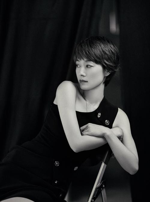 马伊琍开衩裙修长美腿性感撩人写真图片510