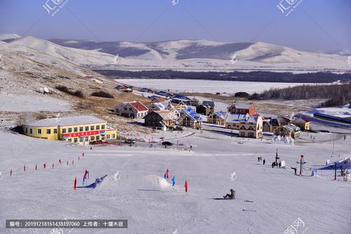 凤凰山滑雪场边毡房