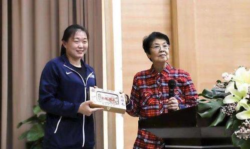 钟南山破田径纪录,老婆是中国女篮副队长,女儿是游泳世界冠军