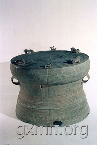 灵山型铜鼓——横县水村鼓