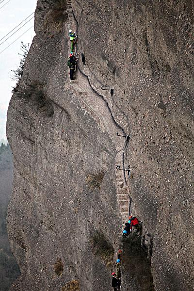 四川广元:剑门关绝壁"猿猱道",刺激与惊险体验"蜀道难"