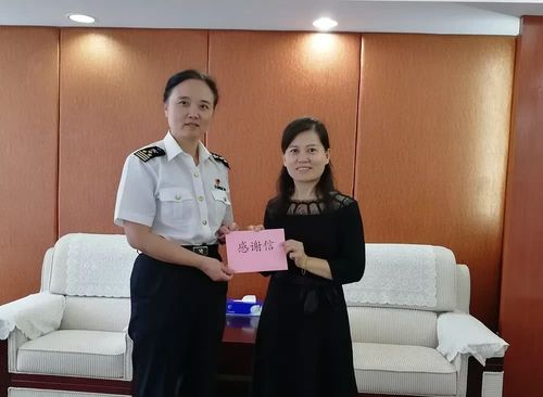 深圳海关关员致力办一件实事,暖一片民心!