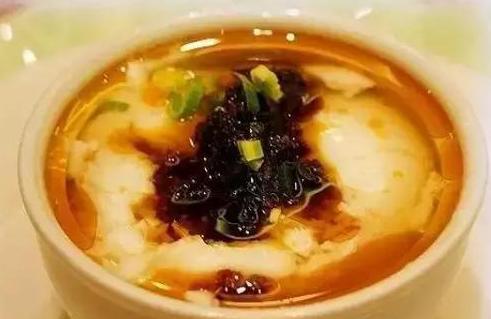 低音号美食,南京十大特色小吃—什锦豆腐涝
