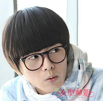 2015-06-13来源:发型师姐编辑:micky 分享到  这款蘑菇头发型对于学生