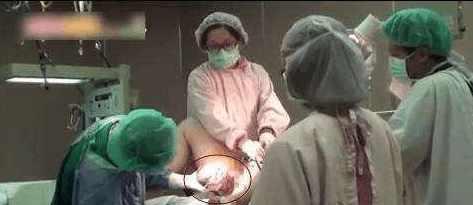 41岁高龄孕妇顺产男宝, 事隔14天再次被推进产房, 全家乐开了花