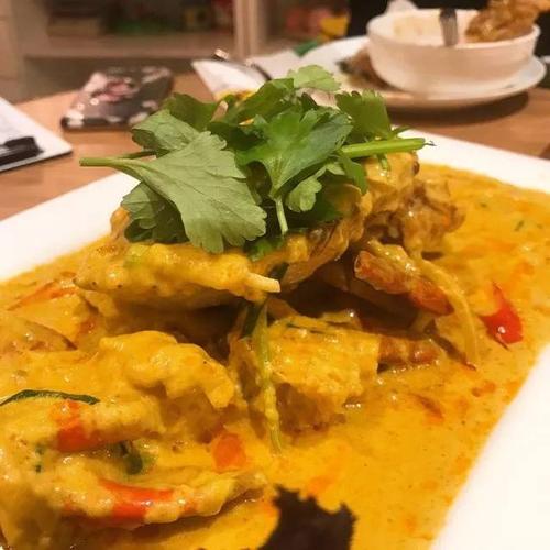 还有还有,这道咖喱皇炒青蟹,蟹黄多多,对二师兄来讲,它就是 光盘的