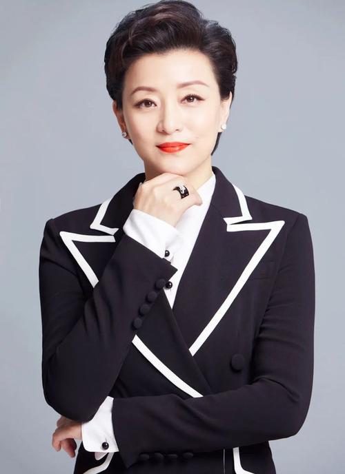 杨澜 资深传媒人士,阳光媒体集团董事长,阳光文化基金会主席,天下女人