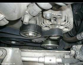 大众polo劲情发电机皮带怎么装?