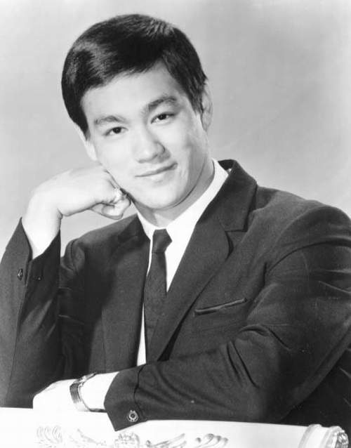 如果他们还活着李小龙81岁玛丽莲梦露95岁他们或变成这样