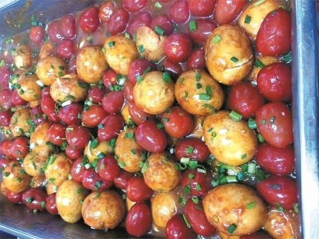 食堂的心思你别猜,大学食堂的菜有多奇葩,香蕉炒西瓜?