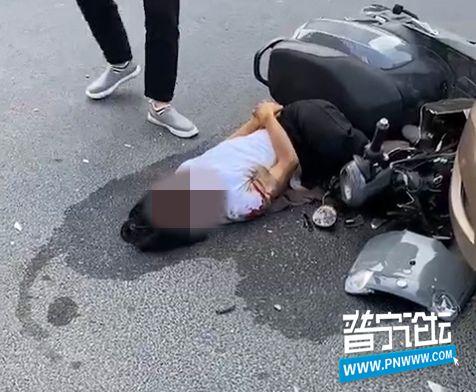 【车祸】市场路口一女子躺地,身上血迹斑斑