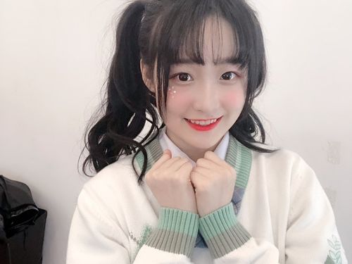 2万人关注,欢迎关注我的微博:snh48- 杨宇馨,我的微博昵称:snh48