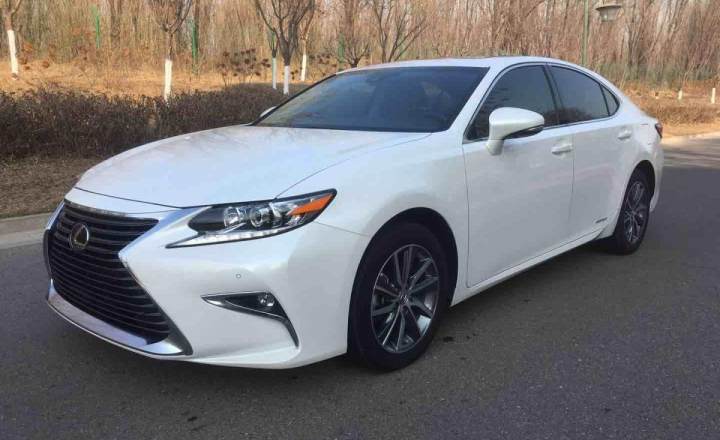 雷克萨斯 es es300h 2.5 豪华版白色自动档