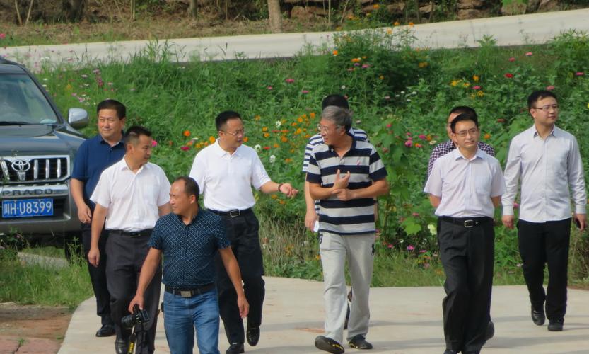 剑阁县张世忠县长率队到鲜花山谷考察调研