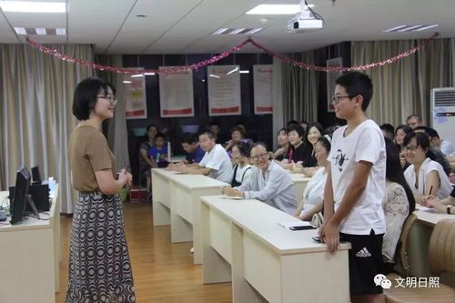 公益在行动日照市新营中学教师志愿者走进新城社区现场解疑答惑
