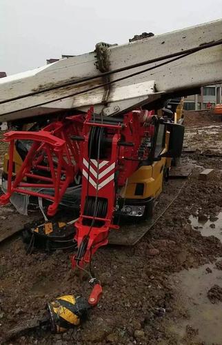 吊车克星:猝不及防的旋挖钻!_事故