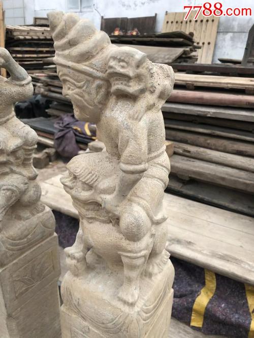 青石拴马桩,胡人训狮,皮壳老辣,保存完好,清代,151/15