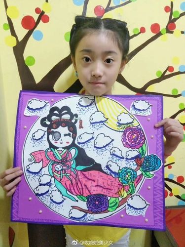 中秋节,是我国古代劳动人民一个盛大的传统节日,中秋月圆象征着家人的