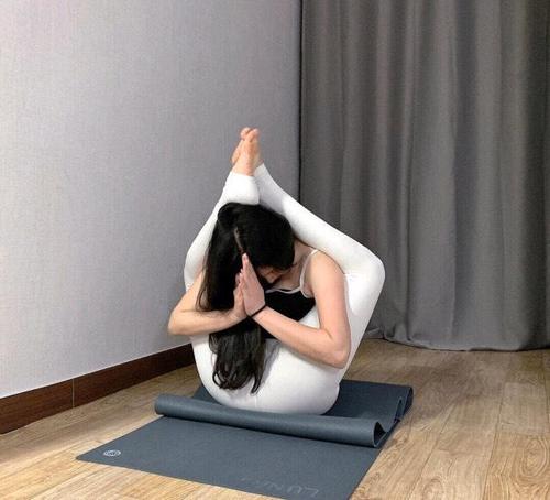 最难的瑜伽体式难度动作集