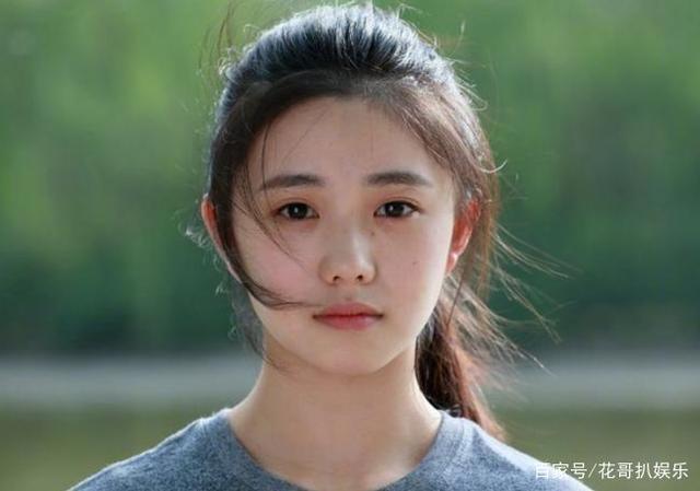 新谋女郎挤走圆脸小花?大港台男星爱认干儿子?谢娜危机意识强?