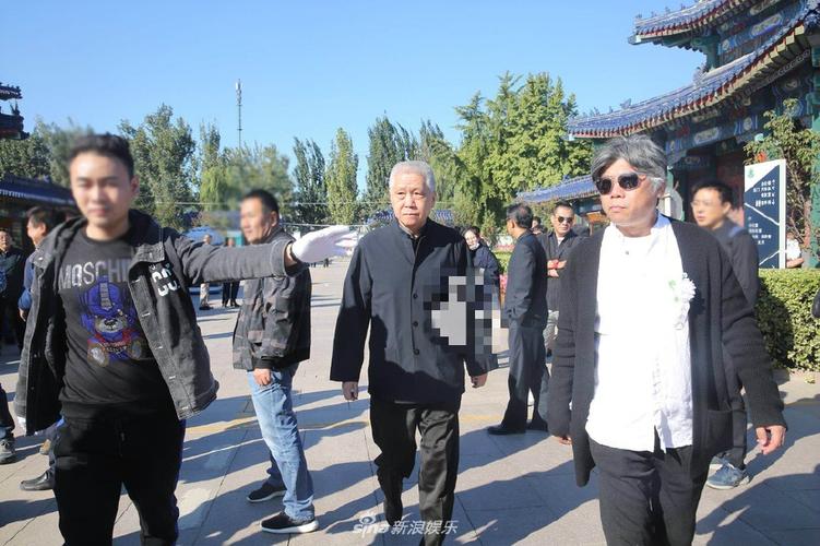 葛优,梁天,马未都,崔健等十数名大腕现身臧天朔追悼会