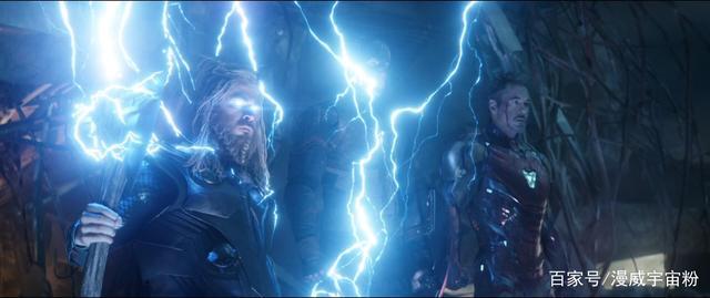 被雷神的闪电击中是什么体验?钢铁侠表示:还有吗?再来