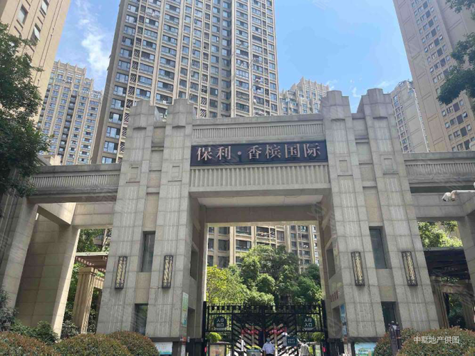 保利香槟国际4室2厅2卫138.67㎡南北525万