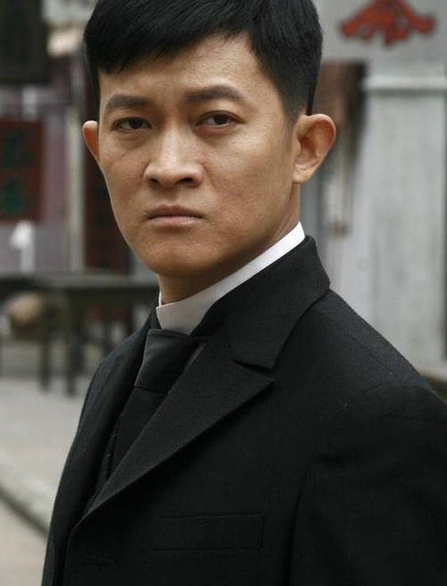 杨志刚拍戏不要求高片酬,唯独有个条件:要带着妻子一起