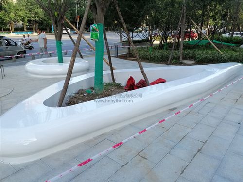 玻璃钢定制雕塑_玻璃钢树池坐凳_玻璃钢种植池_河南钢