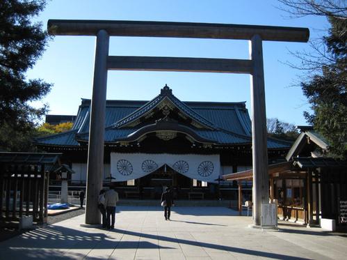 日本唯一出访我国的天皇,不拜靖国神社,坦言:日军暴行