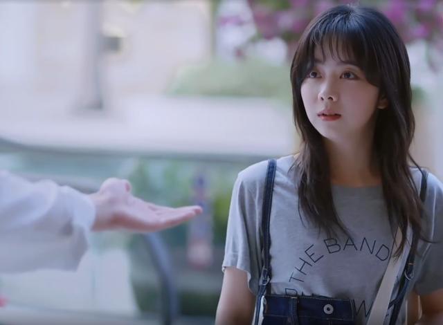 以家人之名:李尖尖主动牵手凌霄,看清牵法,确定不是