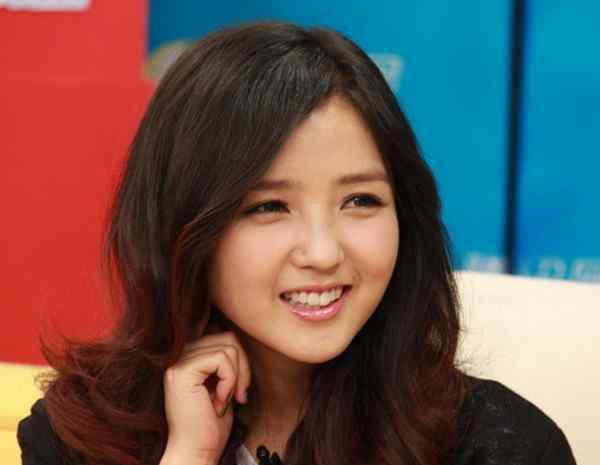 何洁的个人资料 何洁个人资料大揭秘 美丽女歌手变身小媳妇